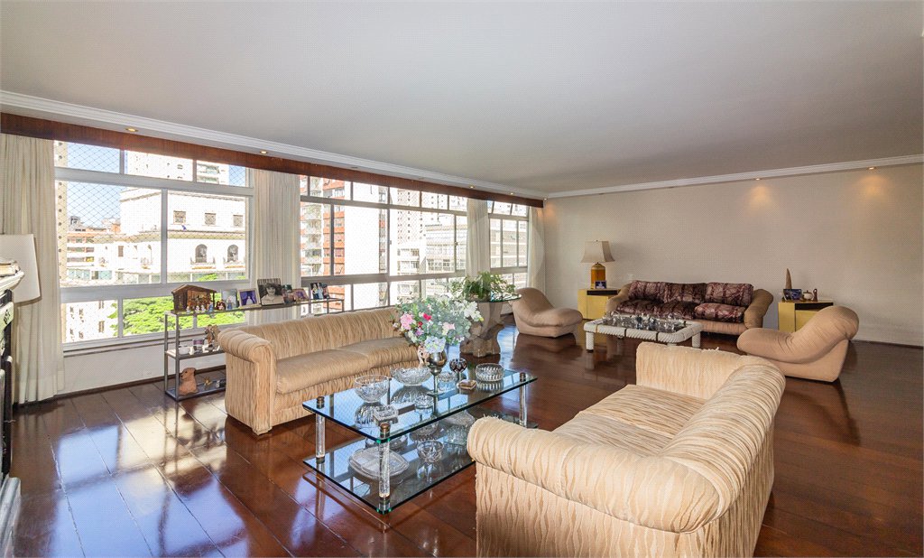 Apartamento à venda com 3 quartos, sendo 1 suíte,  em Santa Cecília, São Paulo, SP