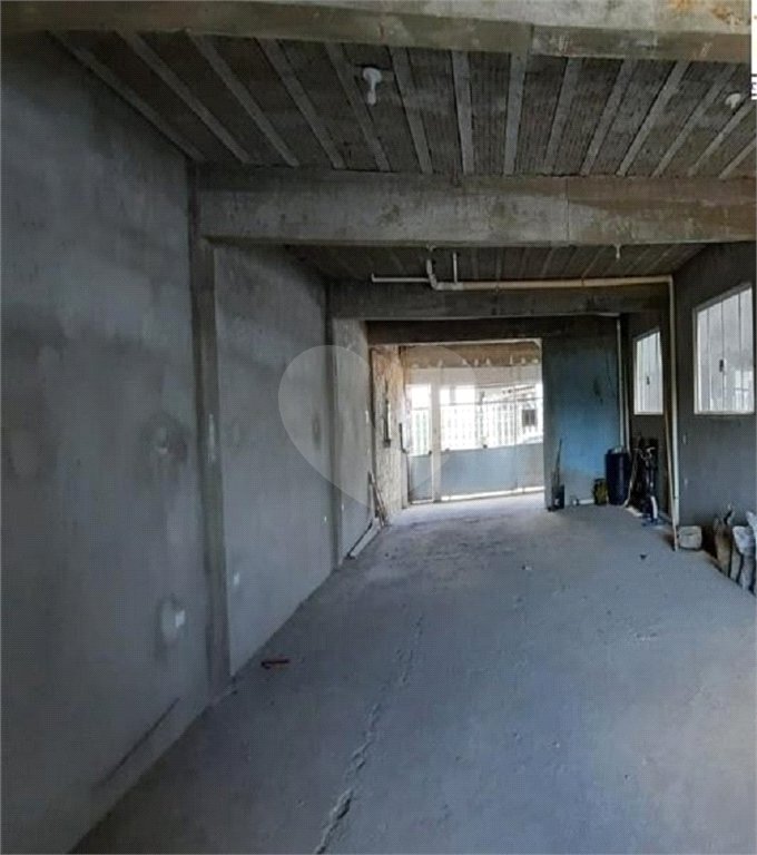Sobrado à venda com 5 quartos, sendo 1 suíte, em Jardim Cumbica, Guarulhos, SP