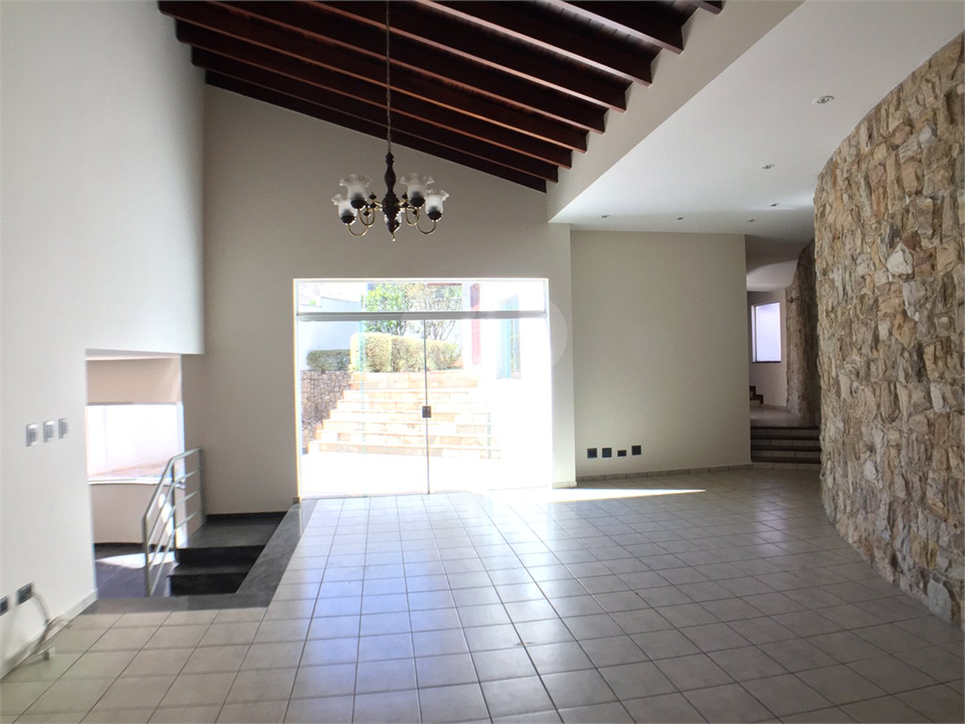 Casa à venda com 4 suítes no condomínio Estância Marambaia, Vinhedo - SP