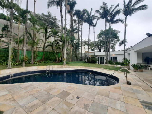 Casa para alugar com 4 quartos, sendo 2 suítes,  em Alto da Boa Vista, São Paulo, SP