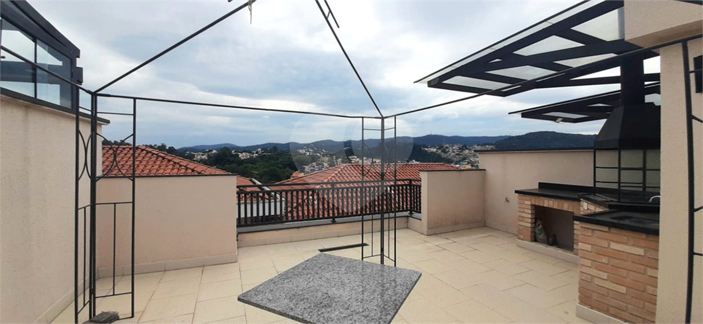 Casa à venda com 3 quartos, sendo 1 suíte, no condomínio Residencial Gran Veiga, São Paulo - SP