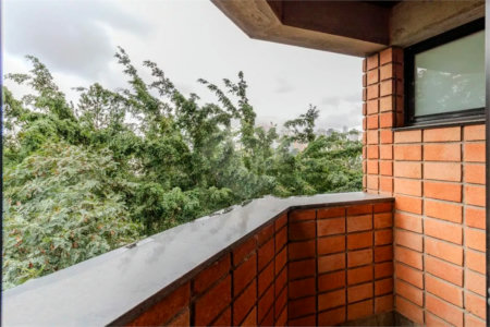Apartamento à venda com 4 quartos, sendo 2 suítes, em Paraíso do Morumbi, São Paulo, SP