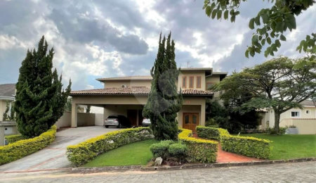Casa à venda com 4 quartos, sendo 3 suítes,  em Jardim Passárgada I, Cotia, SP