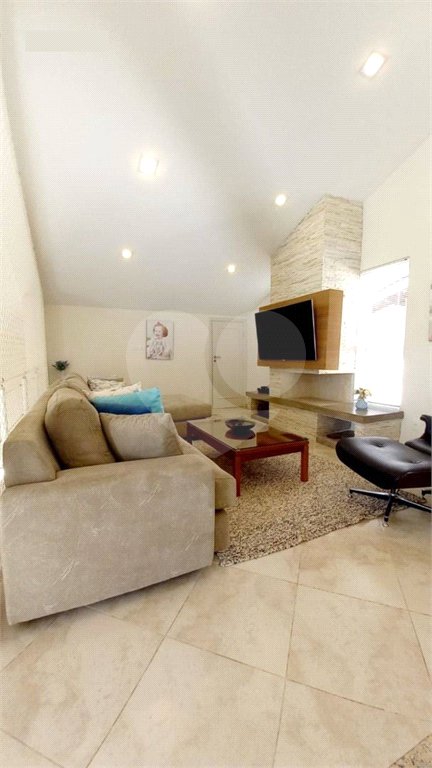 Casa à venda com 3 suítes no condomínio Residencial Parque Arco-íris, Atibaia - SP