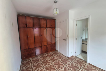 Casa à venda com 3 quartos, sendo 2 suítes, no condomínio Quintas Marajoara, São Paulo - SP
