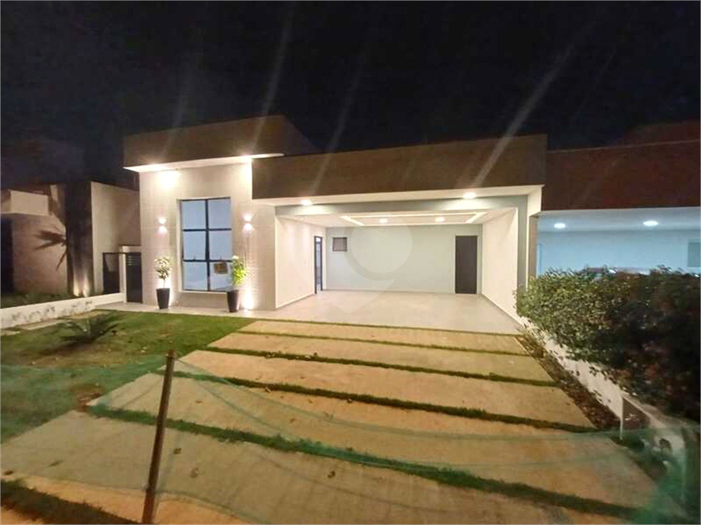 Casa à venda com 3 suítes no condomínio Residencial Alto de Itaici, Indaiatuba - SP