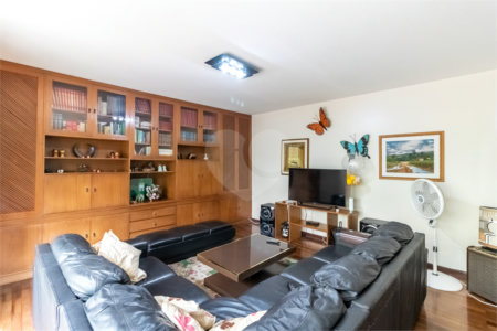 Casa à venda com 4 quartos, sendo 1 suíte, em Jardim Marajoara, São Paulo, SP