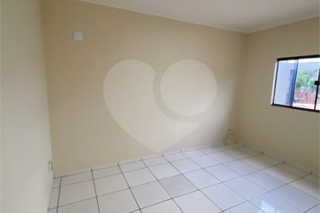 Casa para alugar com 3 quartos, sendo 1 suíte, em Parque das Aroeiras, Ponta Porã, MS