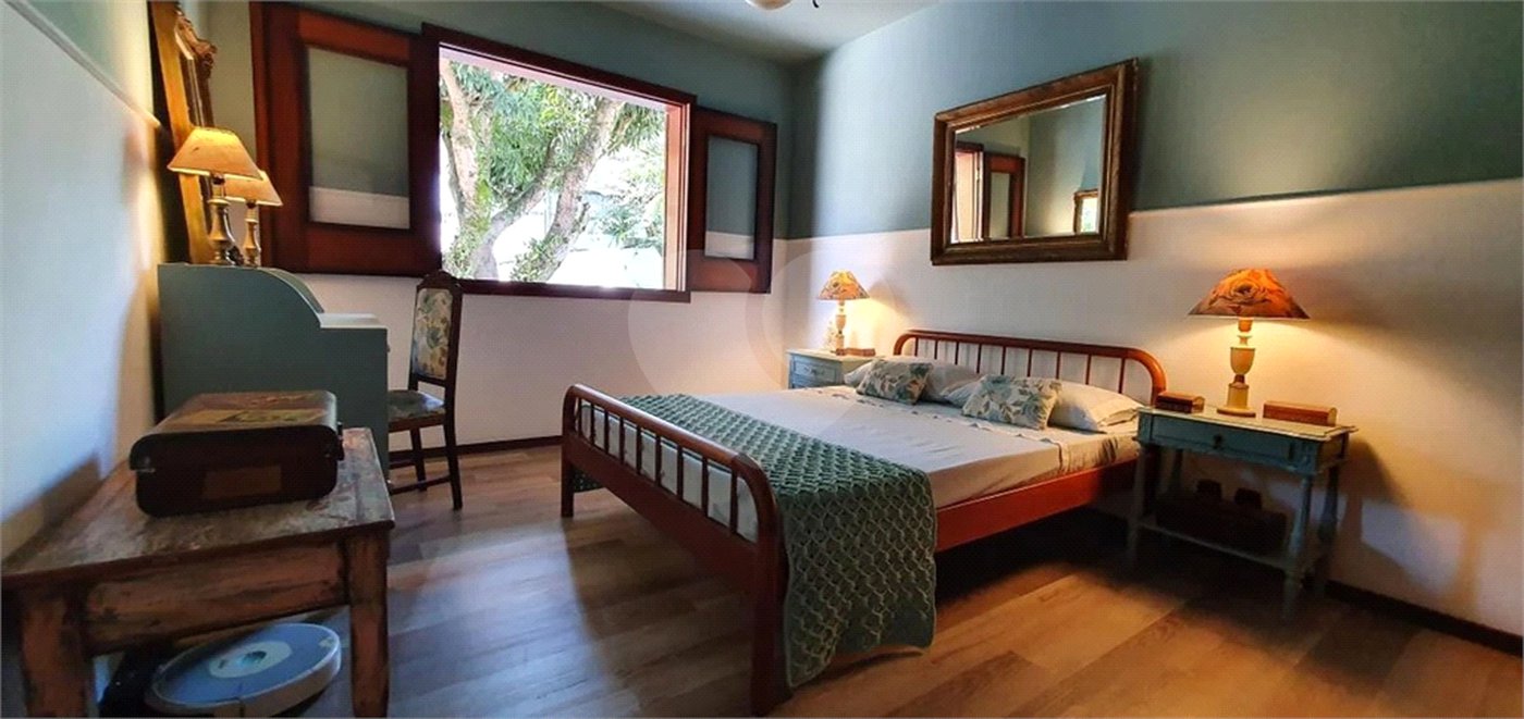 Casa à venda com 5 suítes em Jardim Leonor, São Paulo, SP
