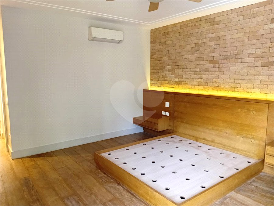 Casa de Vila à venda com 4 suítes em Granja Julieta, São Paulo, SP