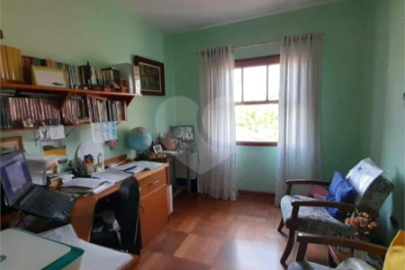 Casa à venda com 3 quartos, sendo 1 suíte, em Jardim Pinheiros, São Paulo, SP