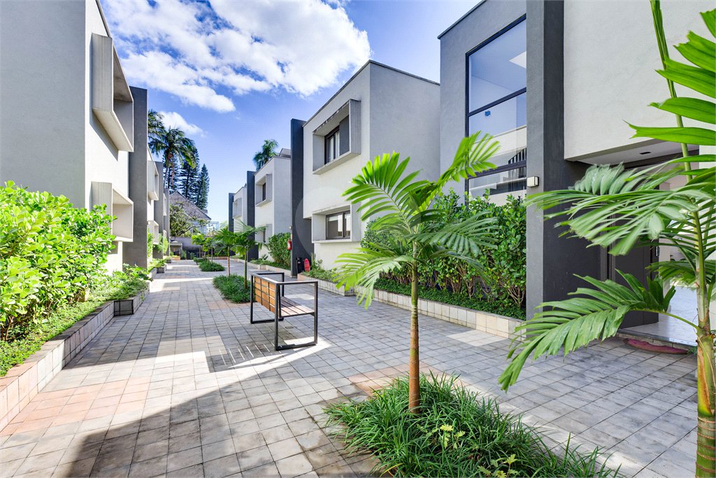 Casa à venda com 4 suítes no condomínio Jamestown, São Paulo - SP