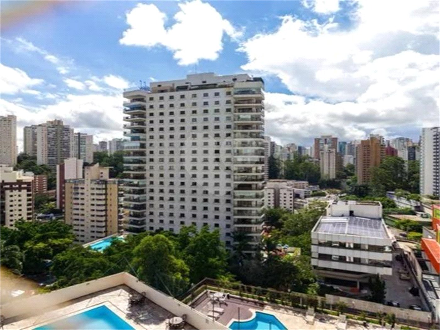 Apartamento à venda com 4 quartos, sendo 3 suítes, em Vila Andrade, São Paulo, SP