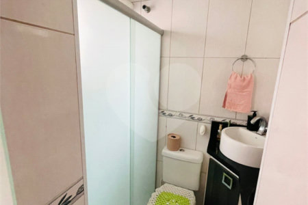 Casa à venda com 4 quartos, sendo 1 suíte,  em Jardim Stella, Santo André, SP