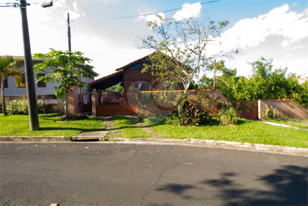 Casa à venda com 3 quartos, sendo 1 suíte,  em Jardim Villaça, São Roque, SP