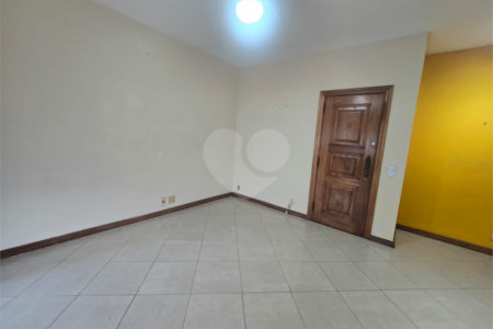 Cobertura à venda com 3 quartos, sendo 1 suíte,  em Tijuca, Rio de Janeiro, RJ