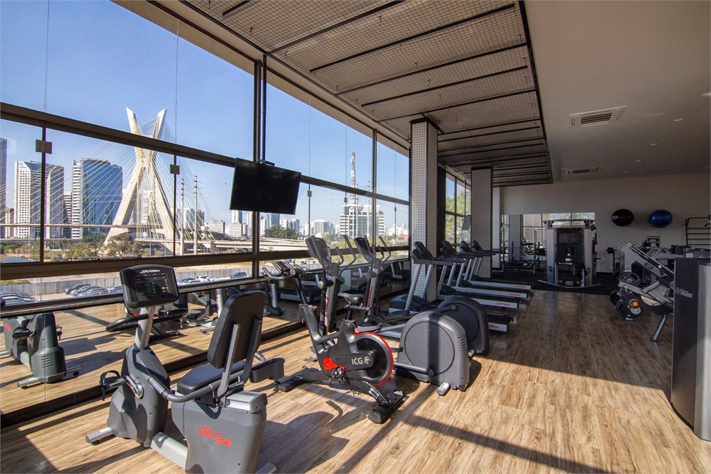 Apartamento à venda com 4 suítes em Real Parque, São Paulo, SP