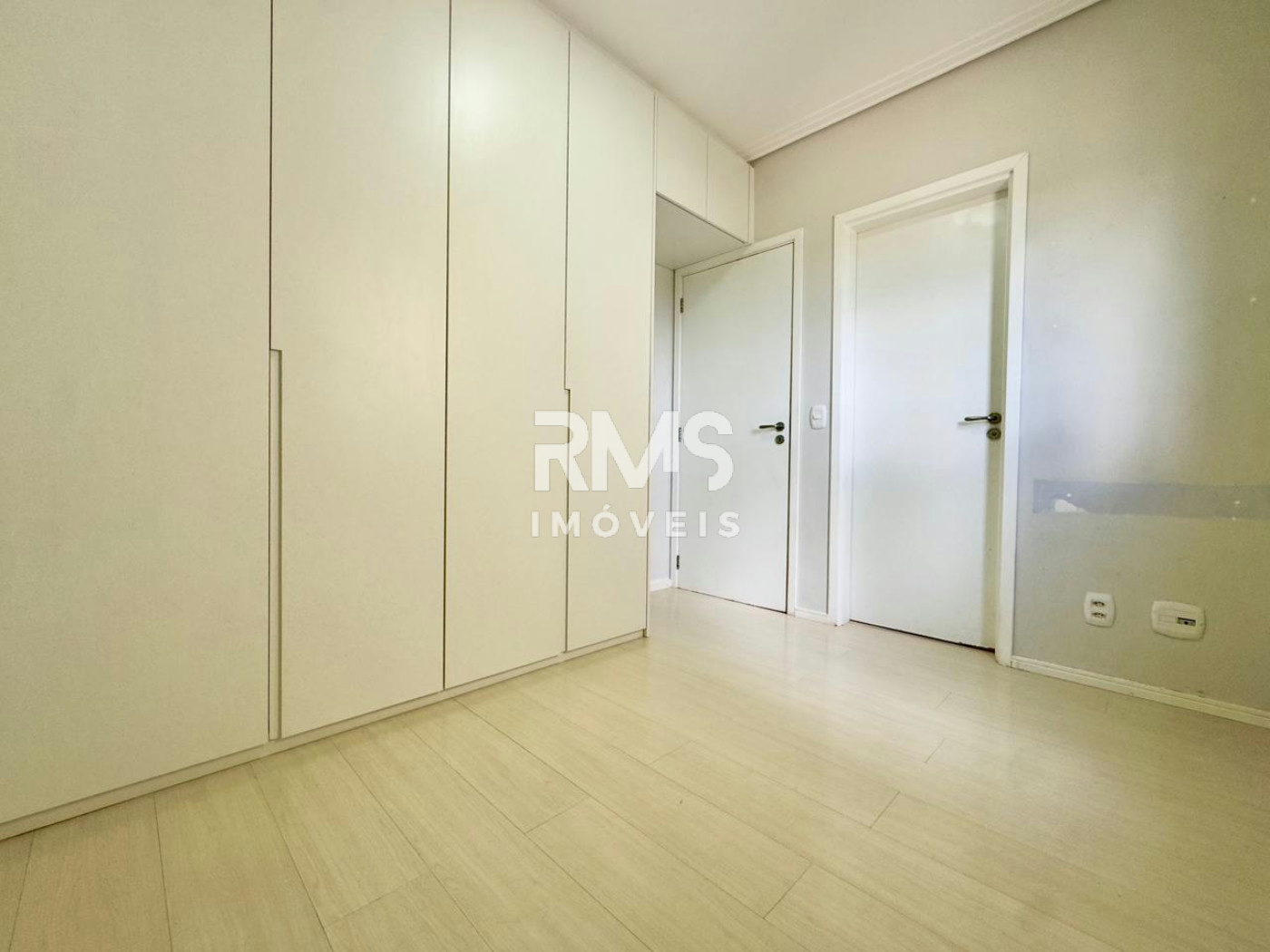 Apartamento à venda com 3 quartos, sendo 1 suíte, no condomínio Residencial Ilhas Mediterrâneo, Itu - SP