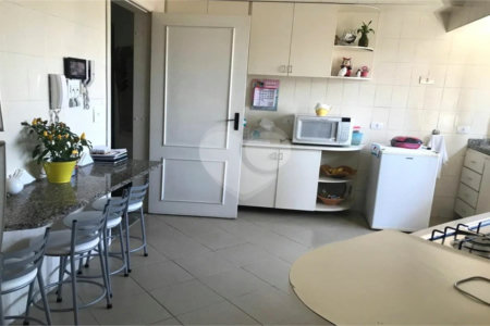 Apartamento à venda com 4 quartos, sendo 2 suítes, em Cerqueira César, São Paulo, SP
