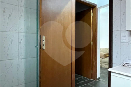 Casa Térrea à venda com 3 quartos em Jardim Dom José, São Paulo, SP