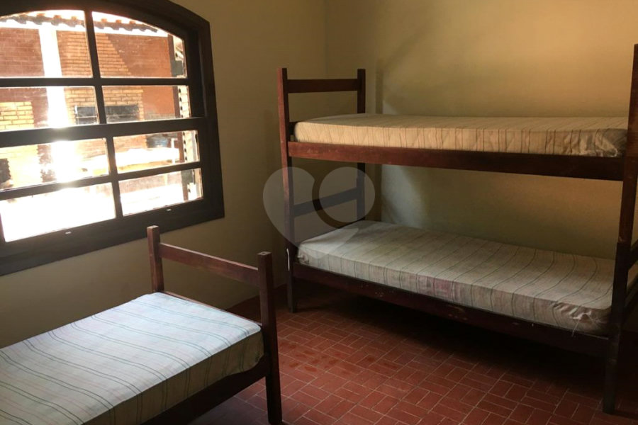 Chácara à venda com 4 quartos em Pirucaia, Mairiporã, SP
