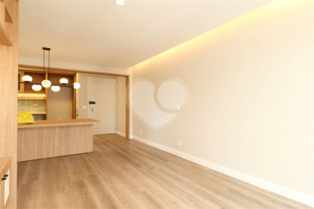 Apartamento à venda com 2 quartos, sendo 1 suíte,  em Vila Uberabinha, São Paulo, SP
