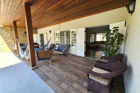 Casa à venda com 7 quartos, sendo 1 suíte, em Condomínio Flamboyant-b, Atibaia, SP