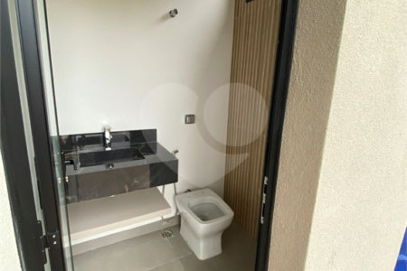 Casa à venda com 3 suítes no condomínio Portal das Tipuanas, Araraquara - SP