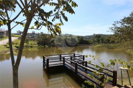 Terreno à venda no condomínio Residencial Campo de Toscana, Vinhedo - SP