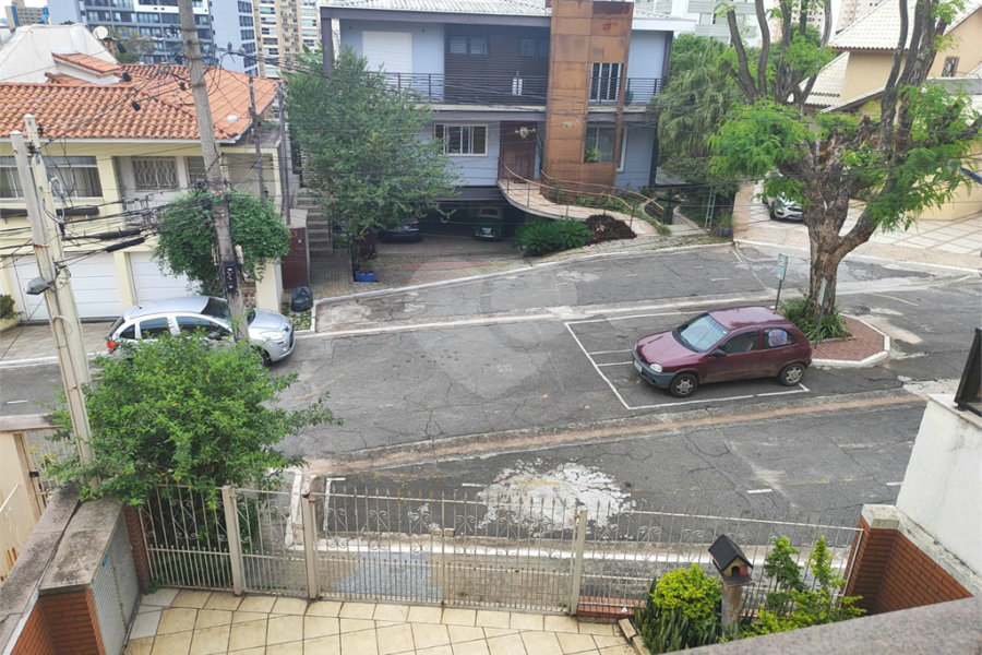 Casa à venda com 4 quartos, sendo 2 suítes, no condomínio Chácara das Rosas, São Paulo - SP