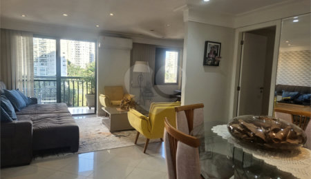 Apartamento à venda com 3 quartos, sendo 1 suíte,  em Alto da Boa Vista, São Paulo, SP