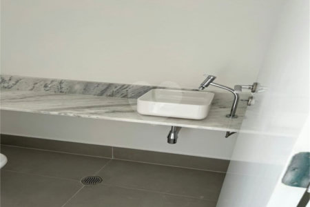 Apartamento à venda com 3 suítes em Campo Belo, São Paulo, SP