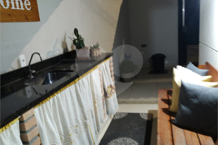 Sobrado à venda com 2 suítes em Vila Nivi, São Paulo, SP