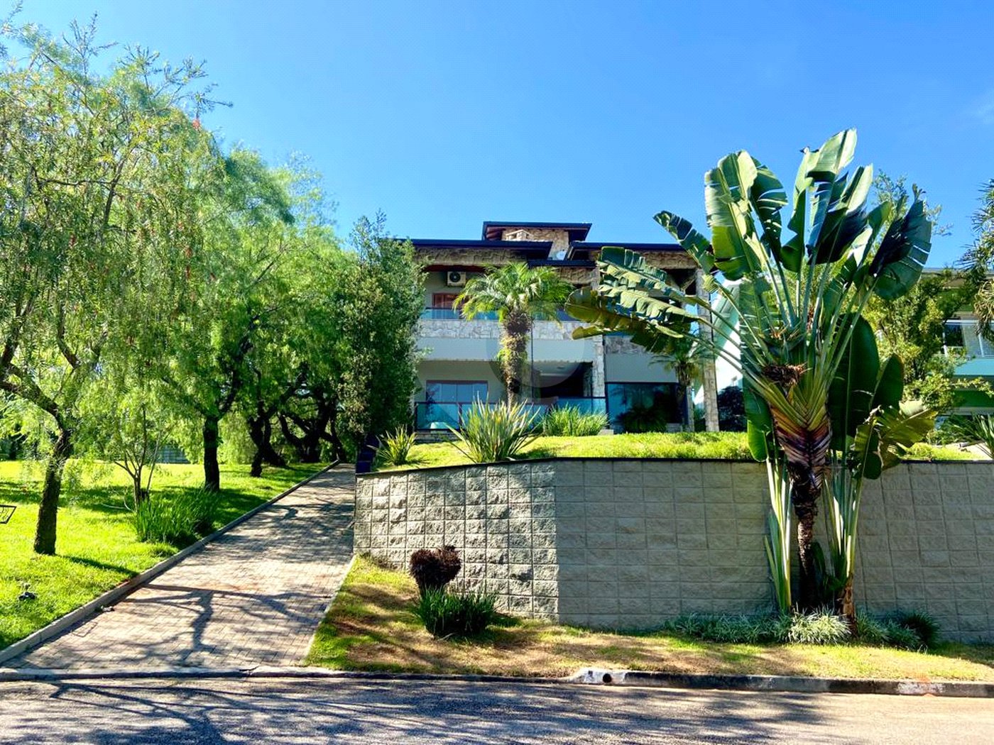 Casa à venda com 4 quartos, sendo 2 suítes, no condomínio Bosque de Grevilea, Vinhedo - SP