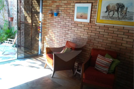 Casa à venda com 6 quartos, sendo 2 suítes,  em Jardim Leocádia, Sorocaba, SP