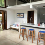 Casa à venda com 4 quartos, sendo 2 suítes,  em Barra Velha, Ilhabela, SP