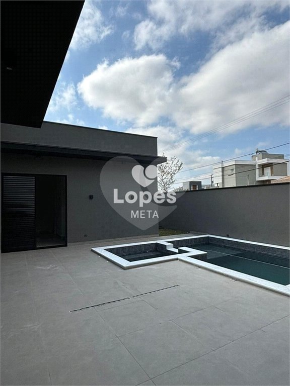 Casa à venda com 3 quartos, sendo 1 suíte,  no condomínio Terras do Vale, Caçapava - SP
