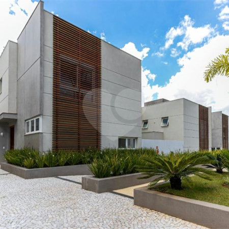 Casa à venda com 4 suítes no condomínio Hípica Garden, São Paulo - SP