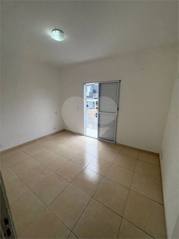 Casa à venda com 2 quartos no condomínio Carvalho Lagares, Poá - SP