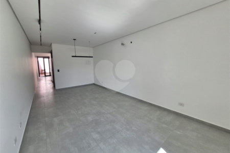 Sobrado à venda com 3 quartos, sendo 1 suíte, em Cidade dos Bandeirantes, São Paulo, SP