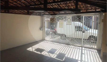Sobrado à venda com 4 quartos, sendo 1 suíte,  em Jardim Ester Yolanda, São Paulo, SP