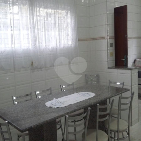 Casa à venda com 3 quartos, sendo 1 suíte, em Jardim Pinheiros, São Paulo, SP