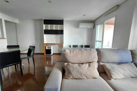 Apartamento à venda com 3 quartos, sendo 1 suíte,  em Vila Romana, São Paulo, SP