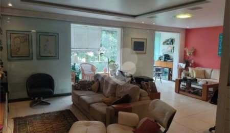 Apartamento à venda com 4 quartos, sendo 2 suítes,  em Cosme Velho, Rio de Janeiro, RJ