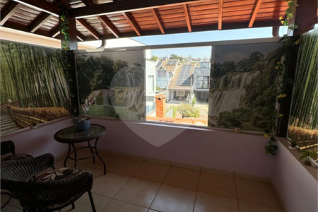 Casa à venda com 3 quartos, sendo 1 suíte, no condomínio Residencial Grape Village, Vinhedo - SP