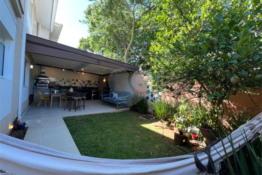 Casa à venda com 3 suítes no condomínio The House, São Paulo - SP