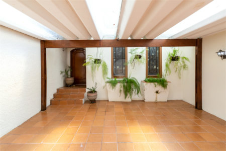 Casa à venda com 4 quartos, sendo 2 suítes, em Campo Belo, São Paulo, SP