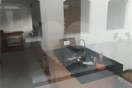 Casa à venda ou para alugar com 5 quartos, sendo 1 suíte, no Centro, Bom Jesus dos Perdões, SP