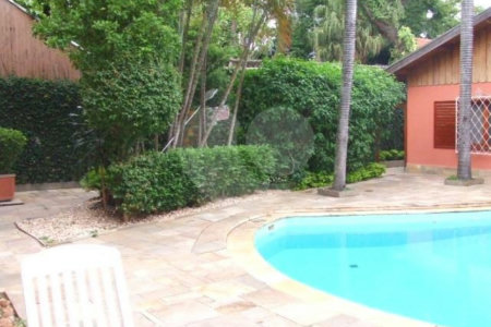 Casa Térrea à venda com 3 suítes em Jardim Petrópolis, São Paulo, SP