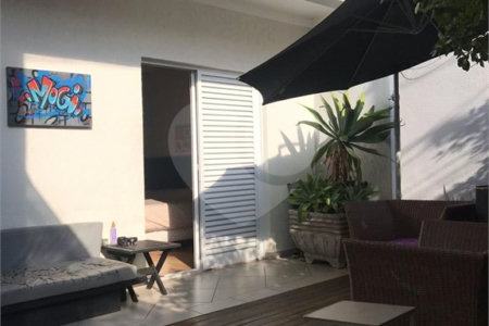 Sobrado à venda com 4 suítes em Vila Oliveira, Mogi das Cruzes, SP